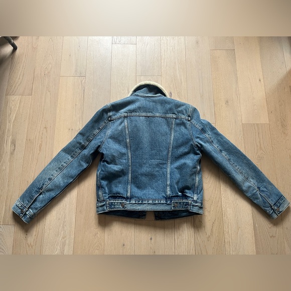 Levi’s premium original sherpa trucker jacket - Picture 2 of 6